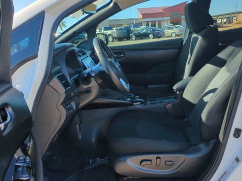 Used 2023 Nissan Leaf SV Plus image 16