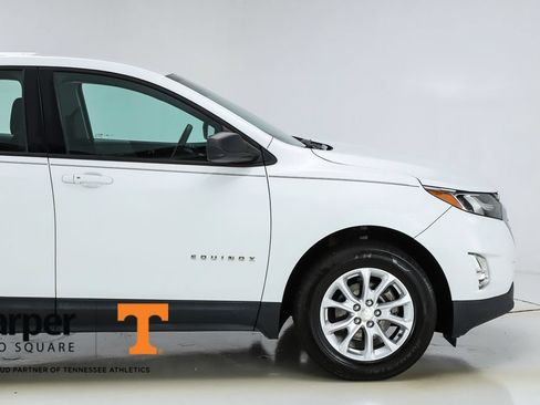 Used 2018 Chevrolet Equinox LS FWD image 12