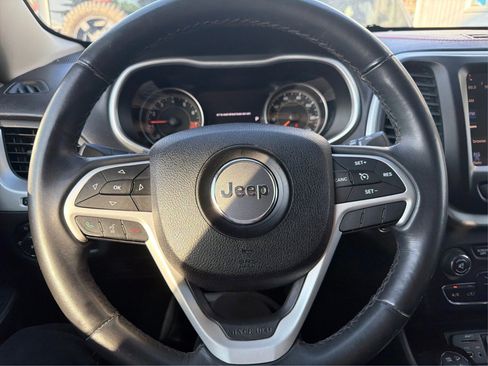 Used 2015 Jeep Cherokee Trailhawk AWD/4WD image 20
