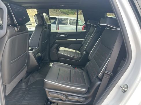 New 2026 GMC Yukon AT4 Ultimate w/ LPO, Floor Liner Package AWD/4WD image 8
