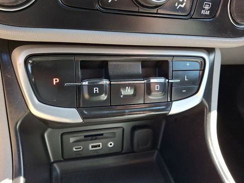 Certified 2023 GMC Terrain SLT FWD image 15