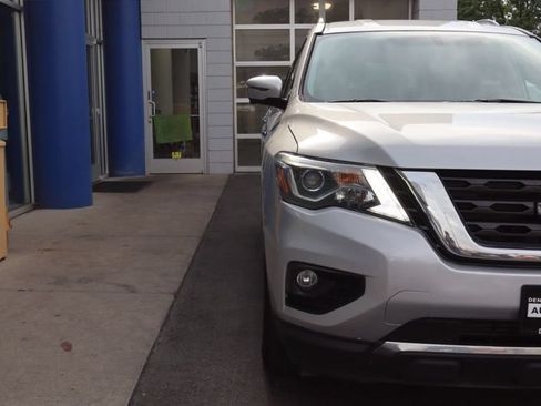 Used 2018 Nissan Pathfinder SL AWD/4WD image 31