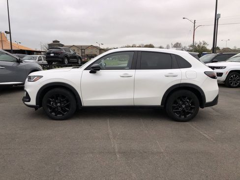 Used 2023 Honda HR-V Sport image 3