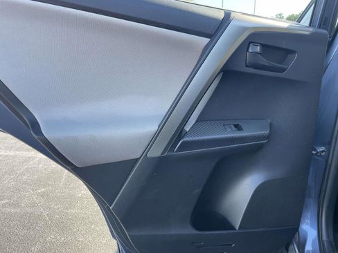 Used 2014 Toyota RAV4 LE FWD image 11