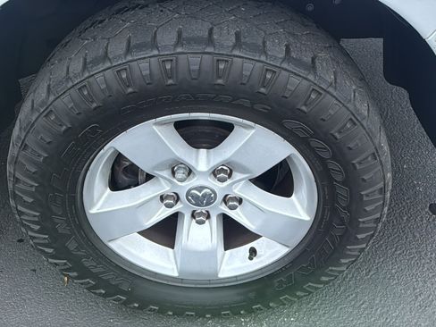 Used 2018 RAM 1500 Express image 9