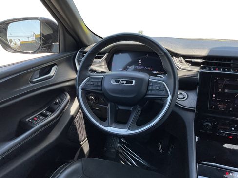 Used 2023 Jeep Grand Cherokee L Laredo AWD/4WD image 11