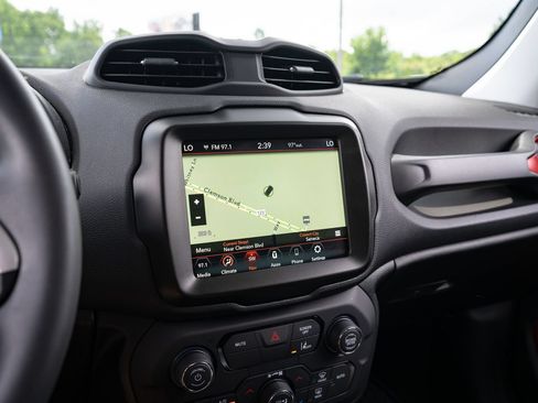 Used 2023 Jeep Renegade Trailhawk AWD/4WD image 23