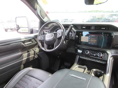 Certified 2024 GMC Sierra 2500 AT4X AWD/4WD image 31