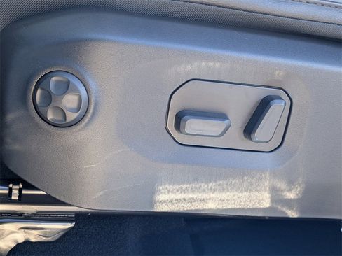 New 2025 Jeep Gladiator High Tide image 21