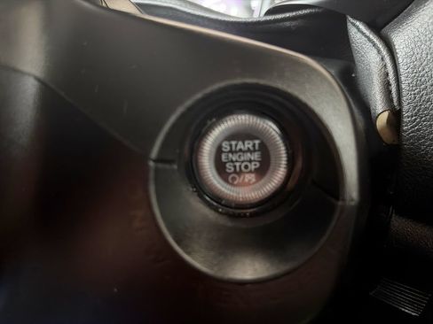 Used 2023 Jeep Renegade Latitude AWD/4WD image 17