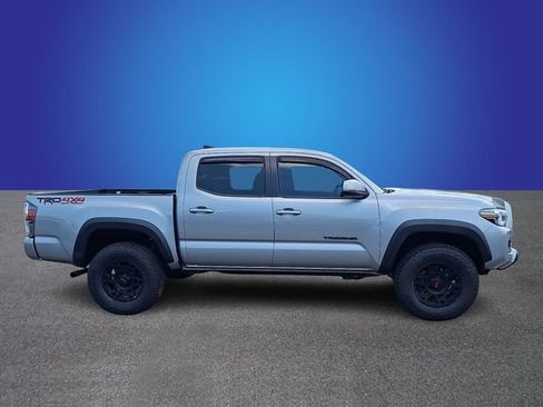 Used 2020 Toyota Tacoma TRD Off-Road w/ Technology Package AWD/4WD image 4