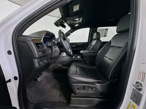 Used 2023 Chevrolet Suburban Premier image 13