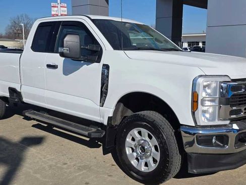 Used 2024 Ford F250 XLT w/ FX4 Off-Road Package AWD/4WD image 3