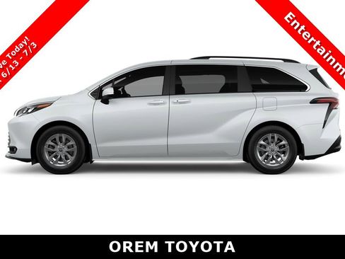 New 2026 Toyota Sienna XLE FWD image 4