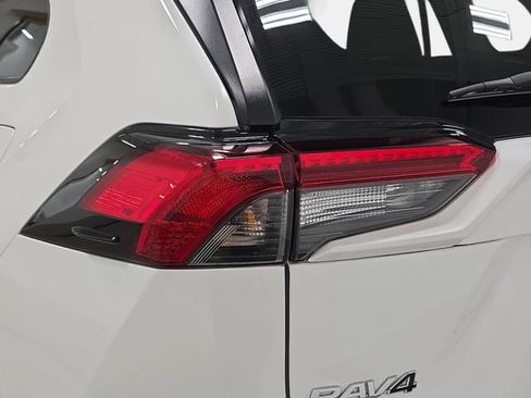 Certified 2022 Toyota RAV4 LE image 29