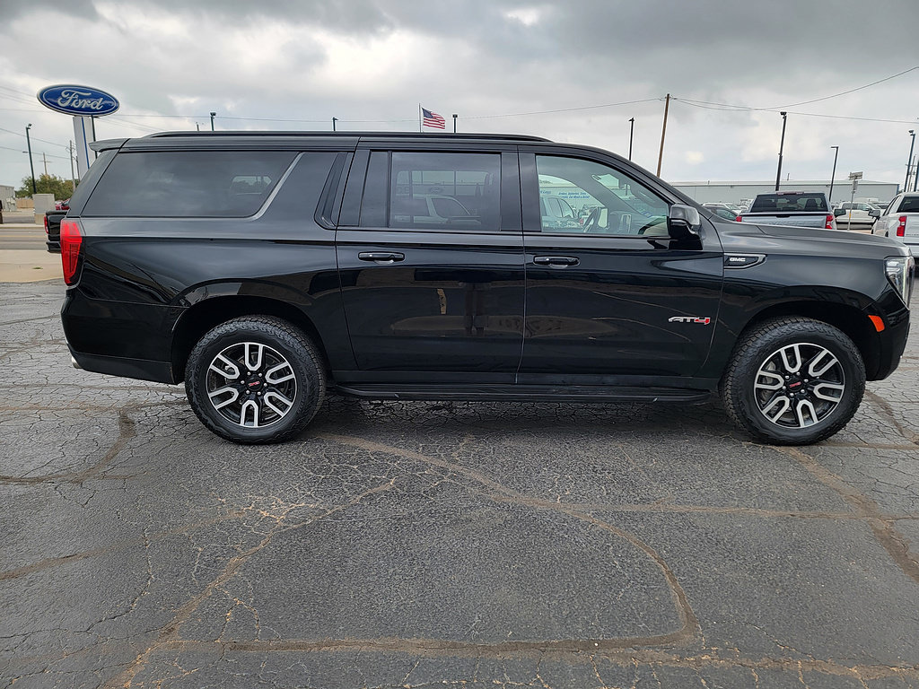 Used 2024 GMC Yukon XL AT4 AWD/4WD image 4