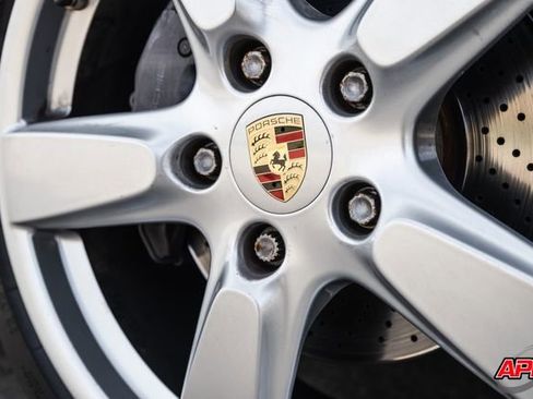 Used 2011 Porsche Cayman image 3