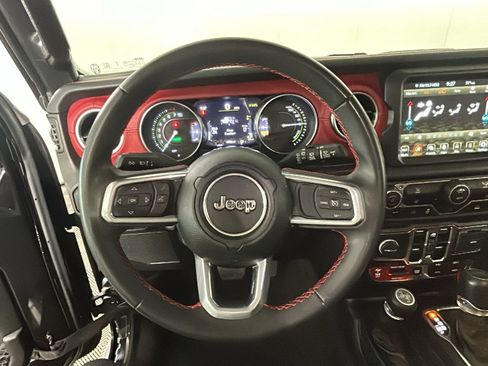 Used 2023 Jeep Wrangler Unlimited Rubicon 4xe AWD/4WD image 17