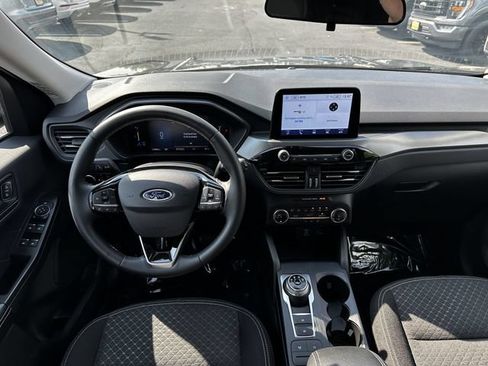 Certified 2023 Ford Escape Active AWD/4WD image 13