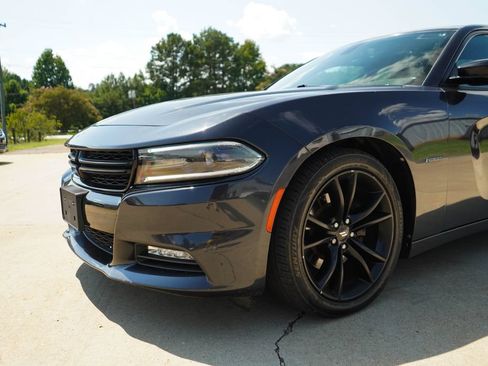 Used 2017 Dodge Charger R/T w/ Blacktop Package RWD image 17