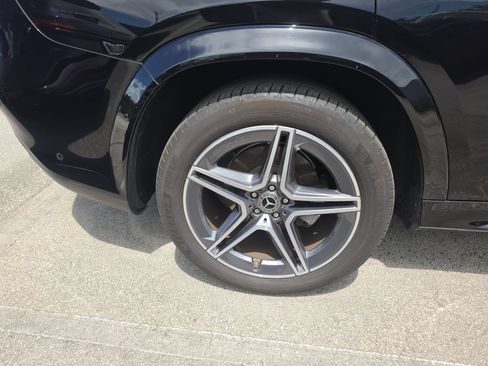 Used 2024 Mercedes-Benz GLS 450 4MATIC image 8