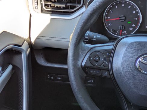 Used 2021 Toyota RAV4 XLE image 23