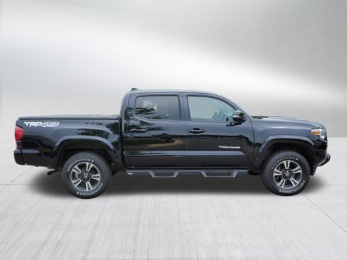 Certified 2018 Toyota Tacoma TRD Sport AWD/4WD image 8