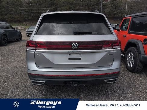 Certified 2025 Volkswagen Atlas SE AWD/4WD image 12