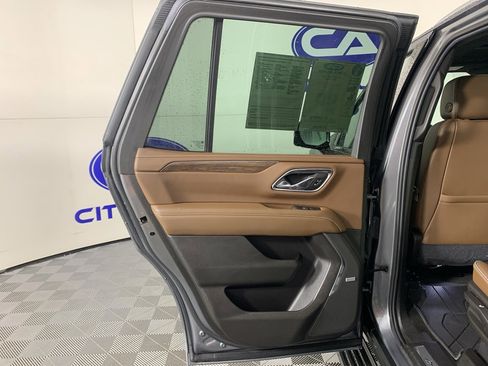 Used 2021 Chevrolet Tahoe High Country w/ Premium Package image 32