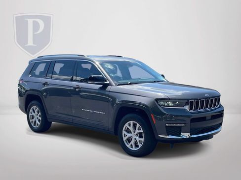 Used 2022 Jeep Grand Cherokee L Limited AWD/4WD image 2