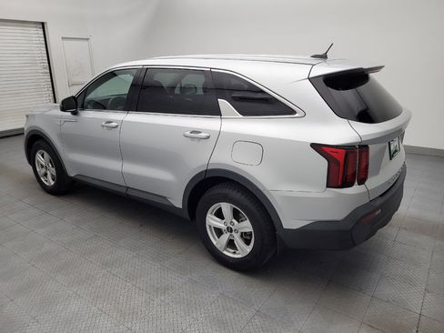 Used 2022 Kia Sorento LX FWD image 3