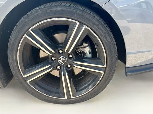 Used 2023 Honda Accord Sport image 9