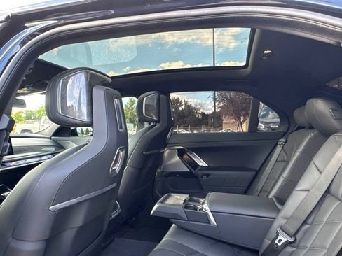 Used 2025 BMW 740i xDrive AWD/4WD image 70