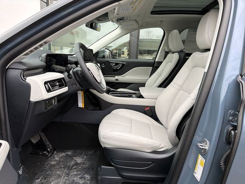 New 2026 Lincoln Aviator AWD image 5