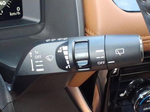 Used 2025 Nissan Rogue Platinum AWD/4WD image 29