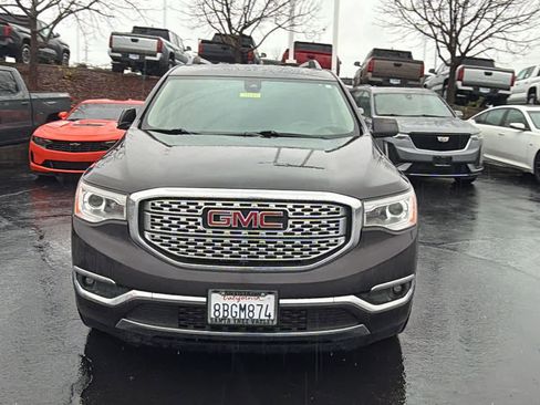 Used 2018 GMC Acadia Denali w/ Technology Package image 2