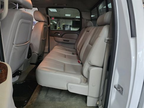 Used 2011 Chevrolet Silverado 1500 LTZ w/ Max Trailering Pack AWD/4WD image 11
