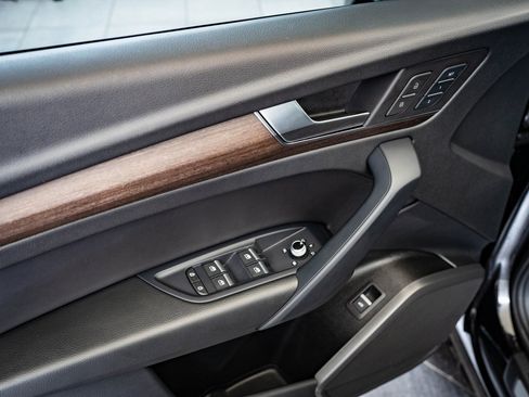 Certified 2025 Audi Q5 2.0T Premium w/ Convenience Plus Package image 22