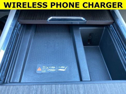 Used 2024 GMC Acadia Denali image 17