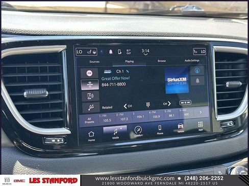 Used 2023 Chrysler Pacifica Touring-L FWD image 31