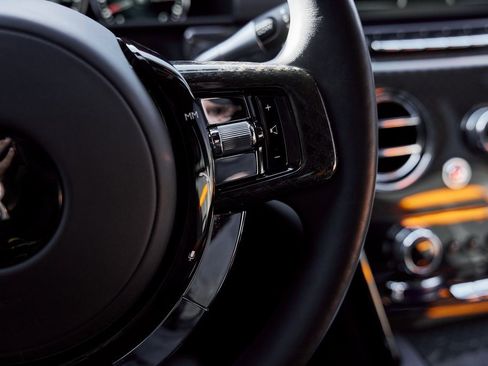 Used 2022 Rolls-Royce Cullinan Black Badge w/ Dark Exterior Package image 56