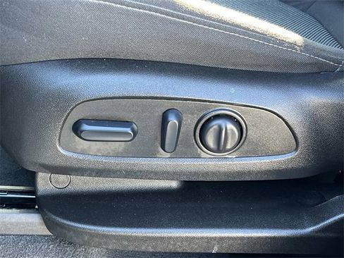 Used 2024 Chevrolet Traverse LT image 31