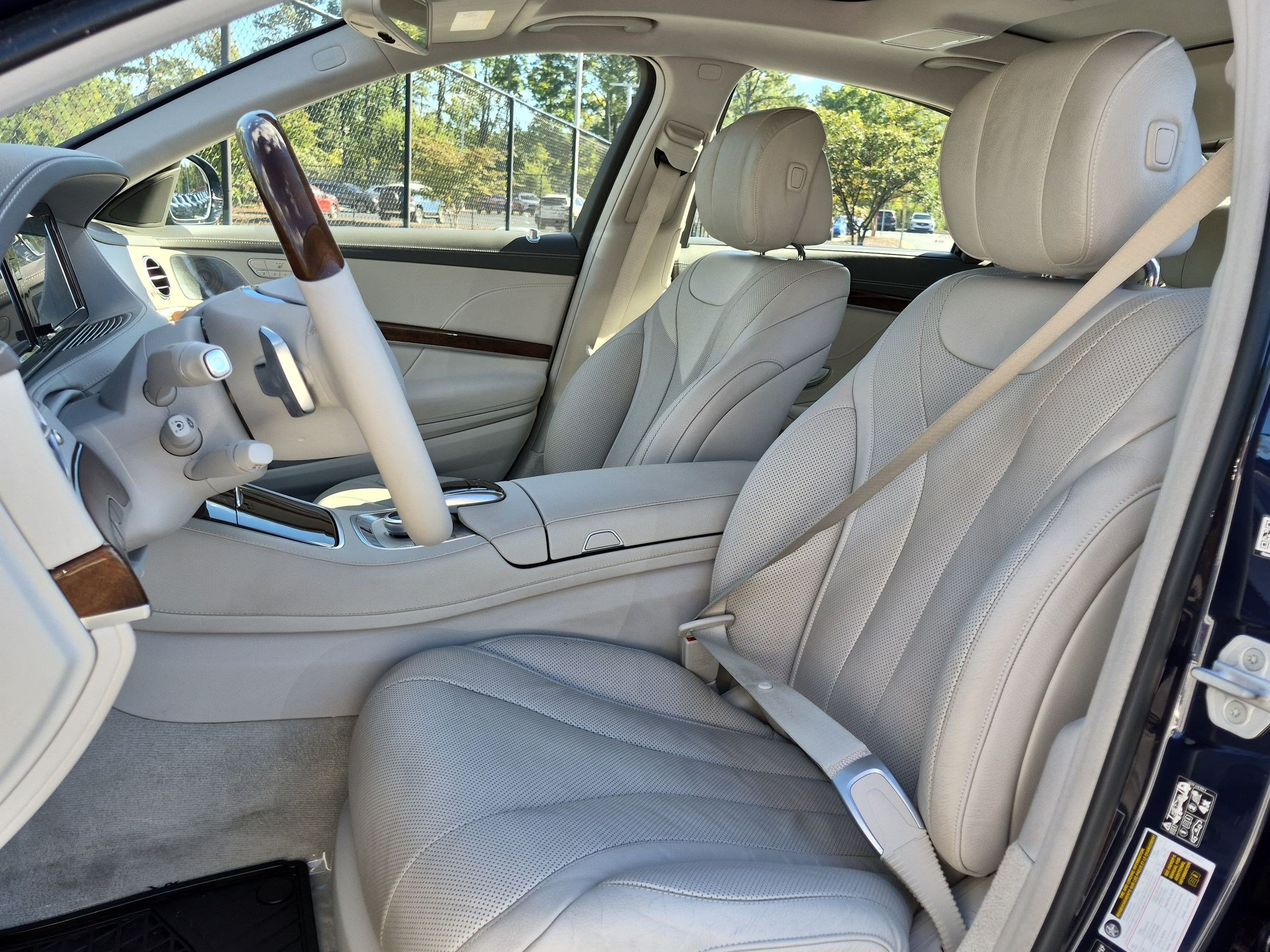 Used 2017 Mercedes-Benz S 550 4MATIC Sedan image 16