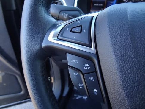 Used 2020 Ford Edge Titanium image 19