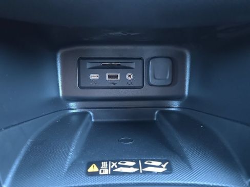Certified 2023 Chevrolet Equinox Premier FWD image 23