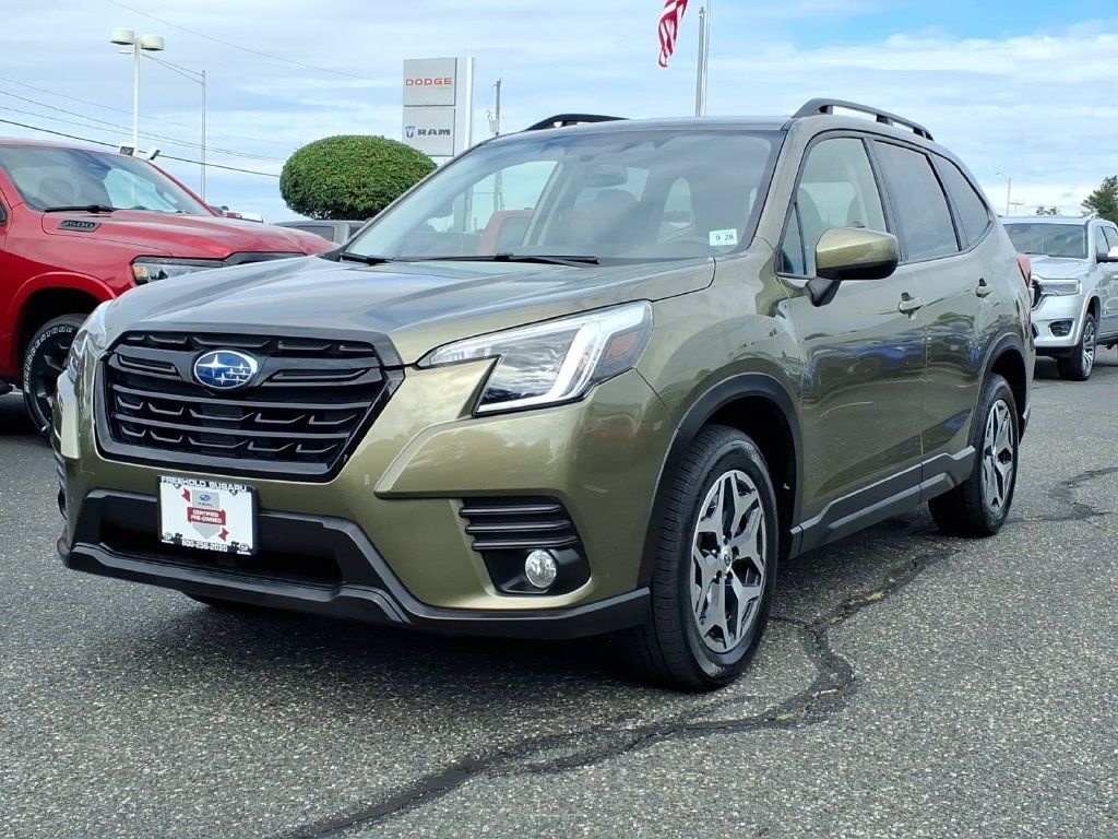 Certified 2023 Subaru Forester Premium AWD/4WD image 3