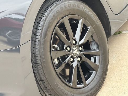 Used 2025 Toyota Camry LE image 9