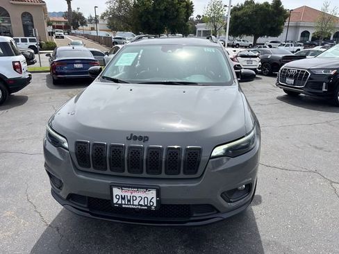 Used 2023 Jeep Cherokee Altitude Lux image 2