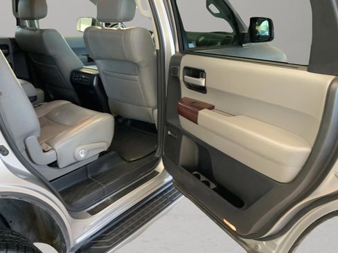 Used 2013 Toyota Sequoia Platinum AWD/4WD image 40