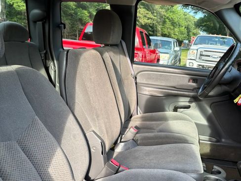 Used 2004 Chevrolet Silverado 1500 LS w/ Light Duty Power Package AWD/4WD image 15